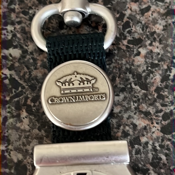 Crown imports mens pocket watch with clasp hook - Picture 3 of 5